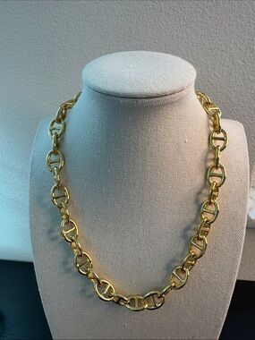 Gold Linked Chain Necklace - Elegant Women's Jewelry